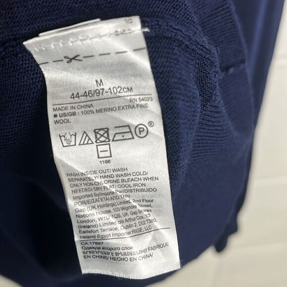 Banana Republic merino wool sweater - Picture 3 of 6